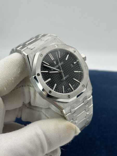Audemars Piguet Royal Oak Automatic II 15400ST.OO.1220ST.01