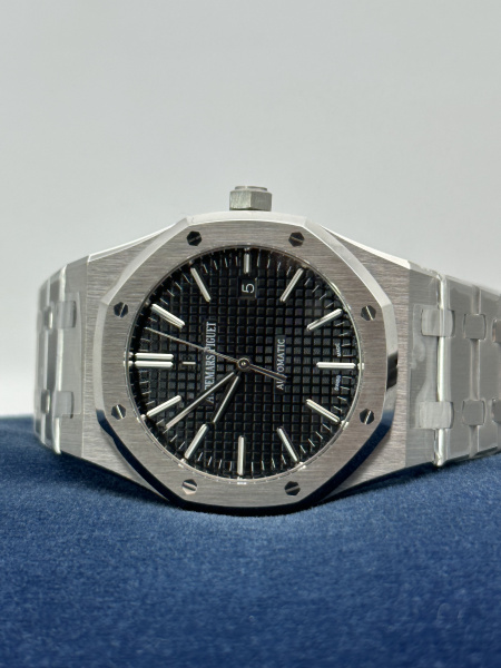 Audemars Piguet Royal Oak Automatic II 15400ST.OO.1220ST.01
