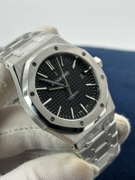Audemars Piguet Royal Oak Automatic II 15400ST.OO.1220ST.01